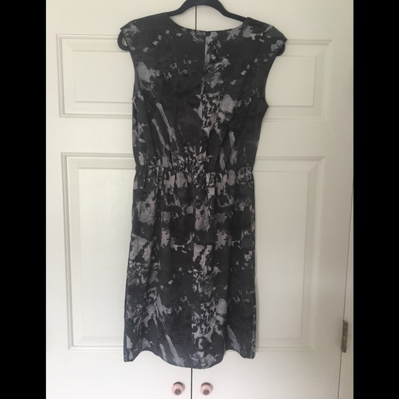 EUC Loft size 4 shadow Grey Shift Dress! - Picture 2 of 4
